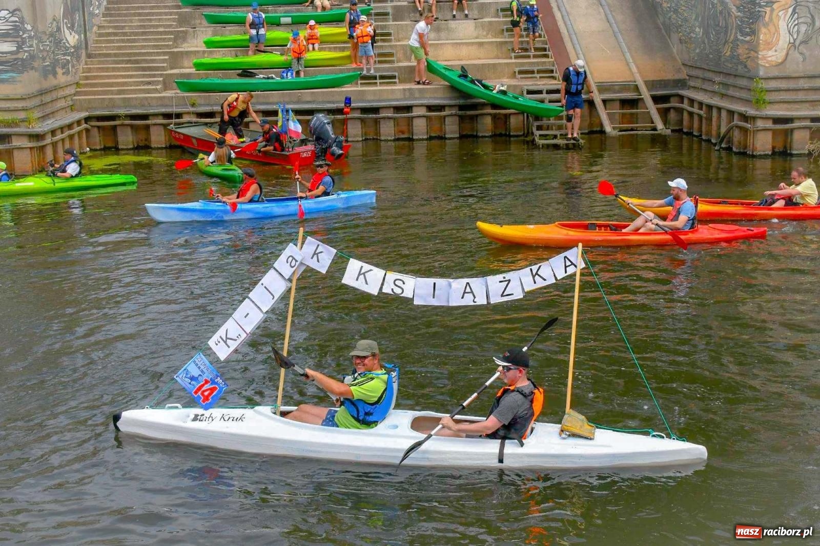 Zdjęcie w galerii na portalu naszraciborz.pl: Ponad trzydzieści pływadeł wypłynęło z Raciborza [FOTO i WIDEO] wiadomości z regionu