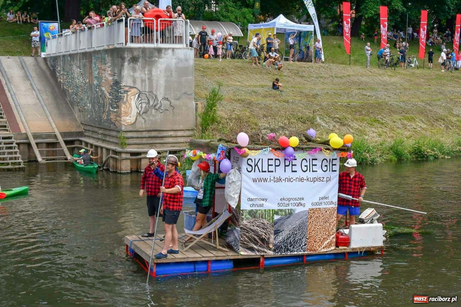 Zdjęcie w galerii na portalu naszraciborz.pl: Ponad trzydzieści pływadeł wypłynęło z Raciborza [FOTO i WIDEO] wiadomości z regionu