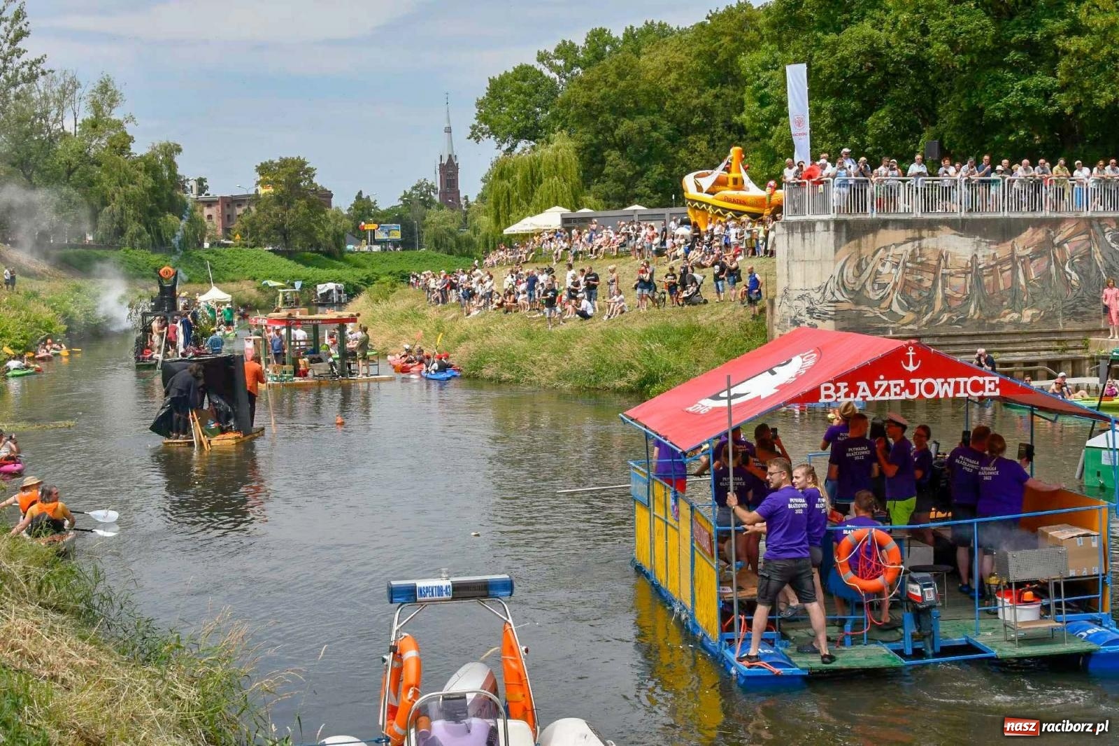 Zdjęcie w galerii na portalu naszraciborz.pl: Ponad trzydzieści pływadeł wypłynęło z Raciborza [FOTO i WIDEO] wiadomości z regionu