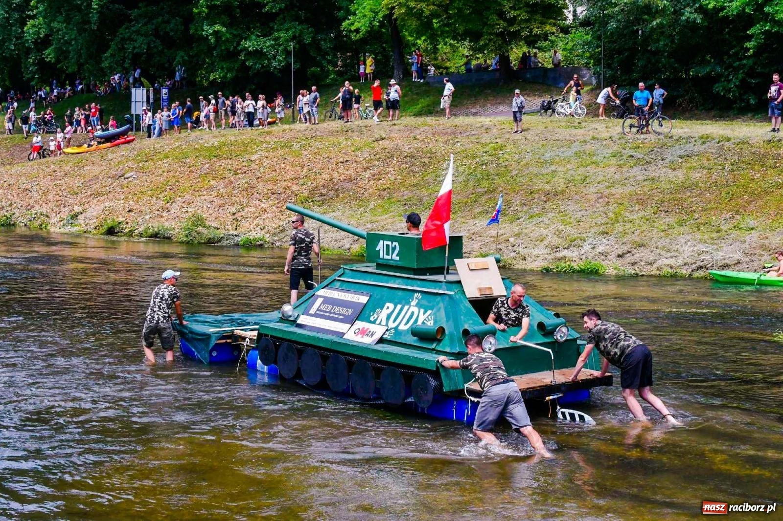 Zdjęcie w galerii na portalu naszraciborz.pl: Ponad trzydzieści pływadeł wypłynęło z Raciborza [FOTO i WIDEO] wiadomości z regionu