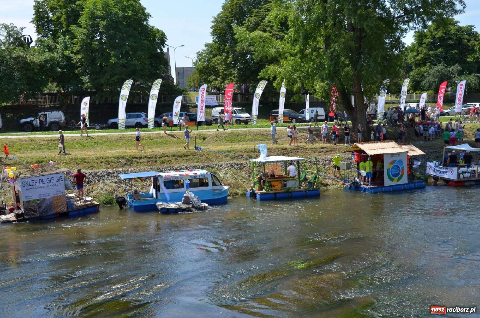 Zdjęcie w galerii na portalu naszraciborz.pl: Ponad trzydzieści pływadeł wypłynęło z Raciborza [FOTO i WIDEO] wiadomości z regionu
