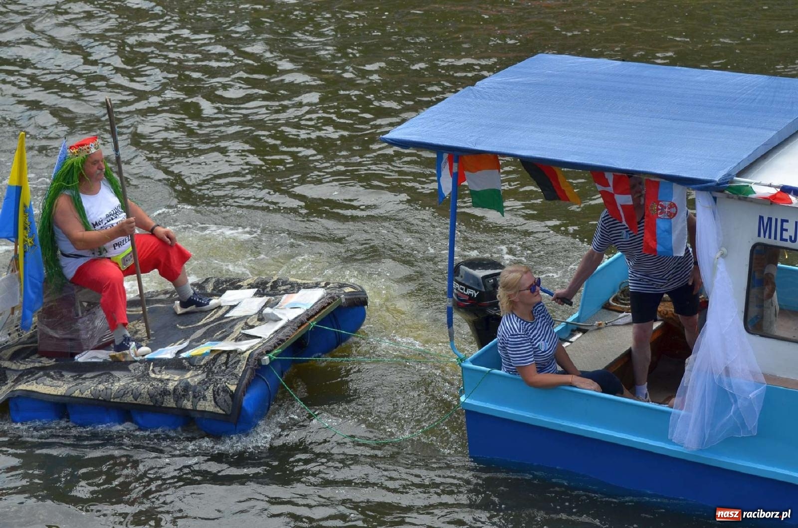 Zdjęcie w galerii na portalu naszraciborz.pl: Ponad trzydzieści pływadeł wypłynęło z Raciborza [FOTO i WIDEO] wiadomości z regionu