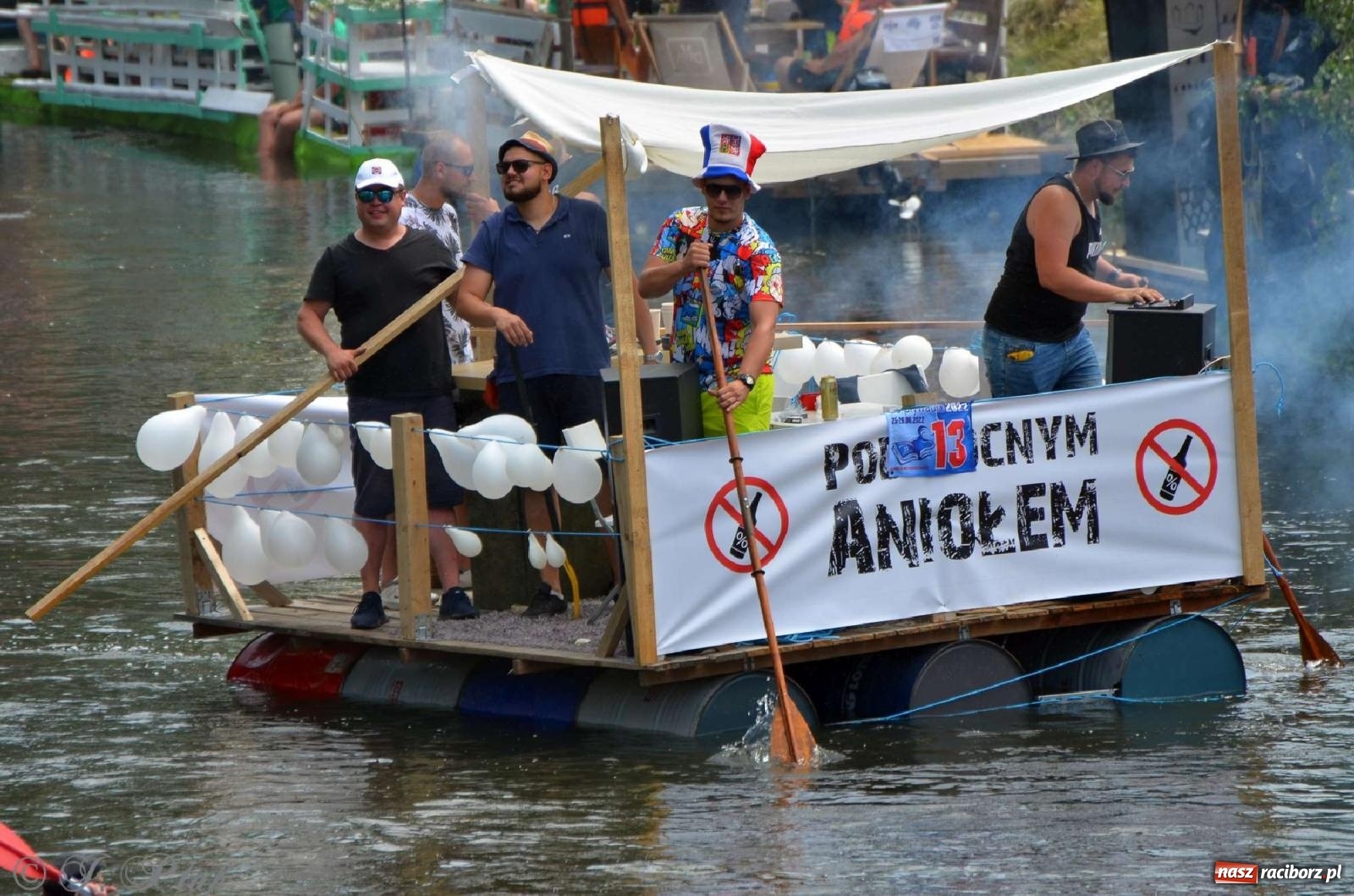 Zdjęcie w galerii na portalu naszraciborz.pl: Ponad trzydzieści pływadeł wypłynęło z Raciborza [FOTO i WIDEO] wiadomości z regionu