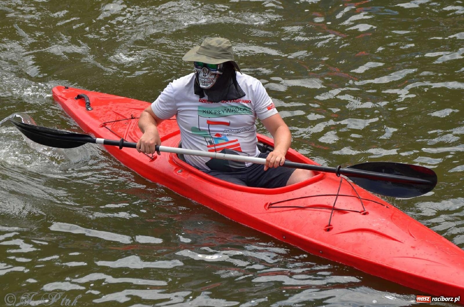 Zdjęcie w galerii na portalu naszraciborz.pl: Ponad trzydzieści pływadeł wypłynęło z Raciborza [FOTO i WIDEO] wiadomości z regionu