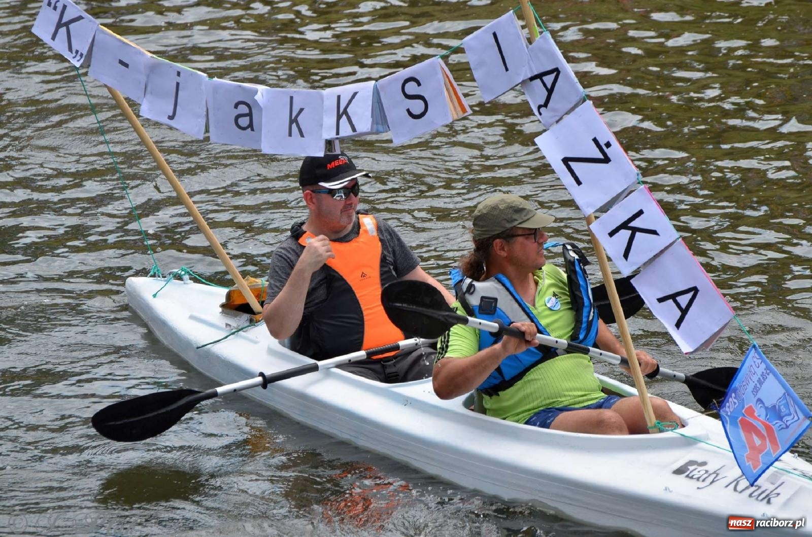 Zdjęcie w galerii na portalu naszraciborz.pl: Ponad trzydzieści pływadeł wypłynęło z Raciborza [FOTO i WIDEO] wiadomości z regionu