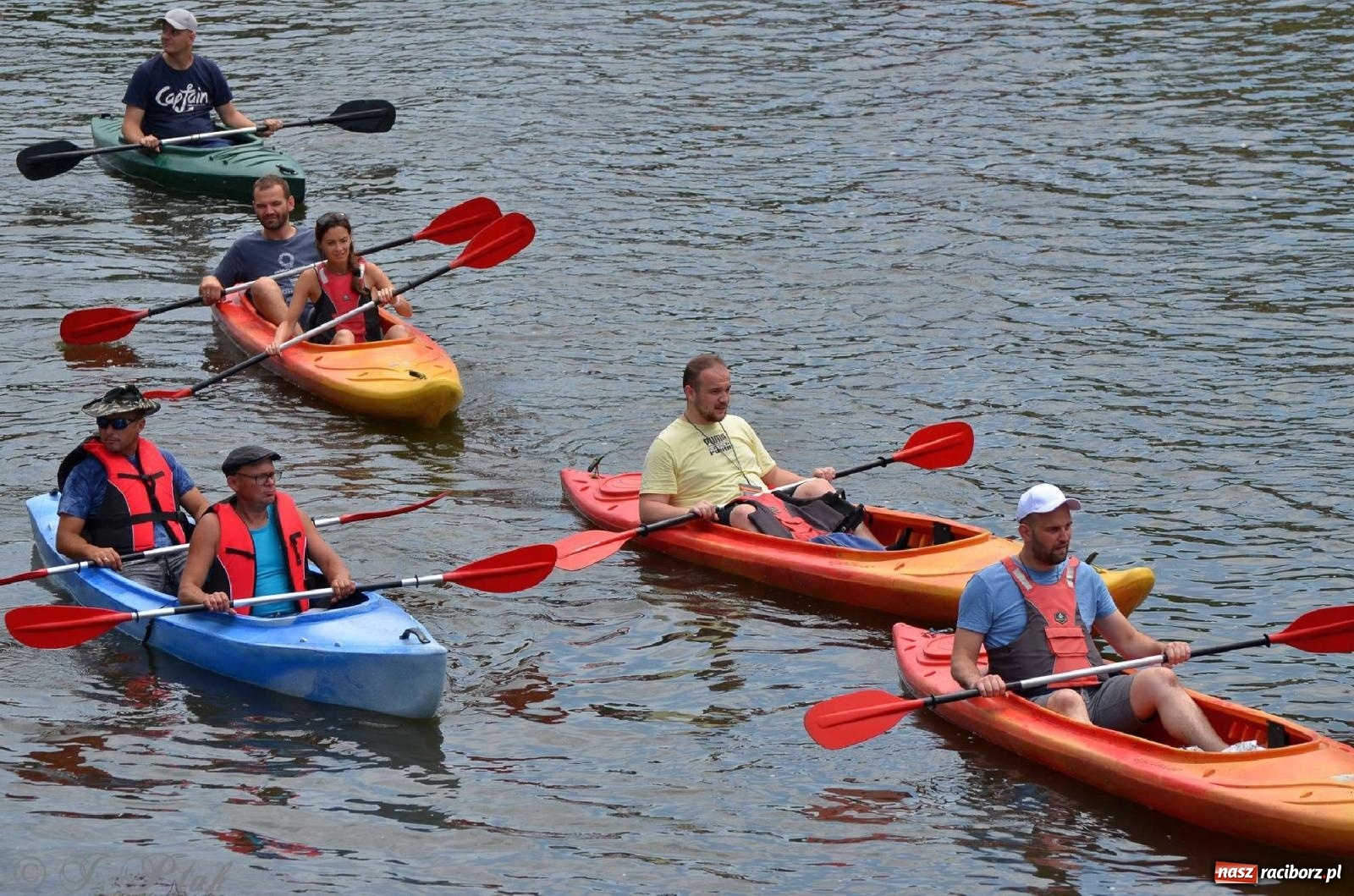 Zdjęcie w galerii na portalu naszraciborz.pl: Ponad trzydzieści pływadeł wypłynęło z Raciborza [FOTO i WIDEO] wiadomości z regionu