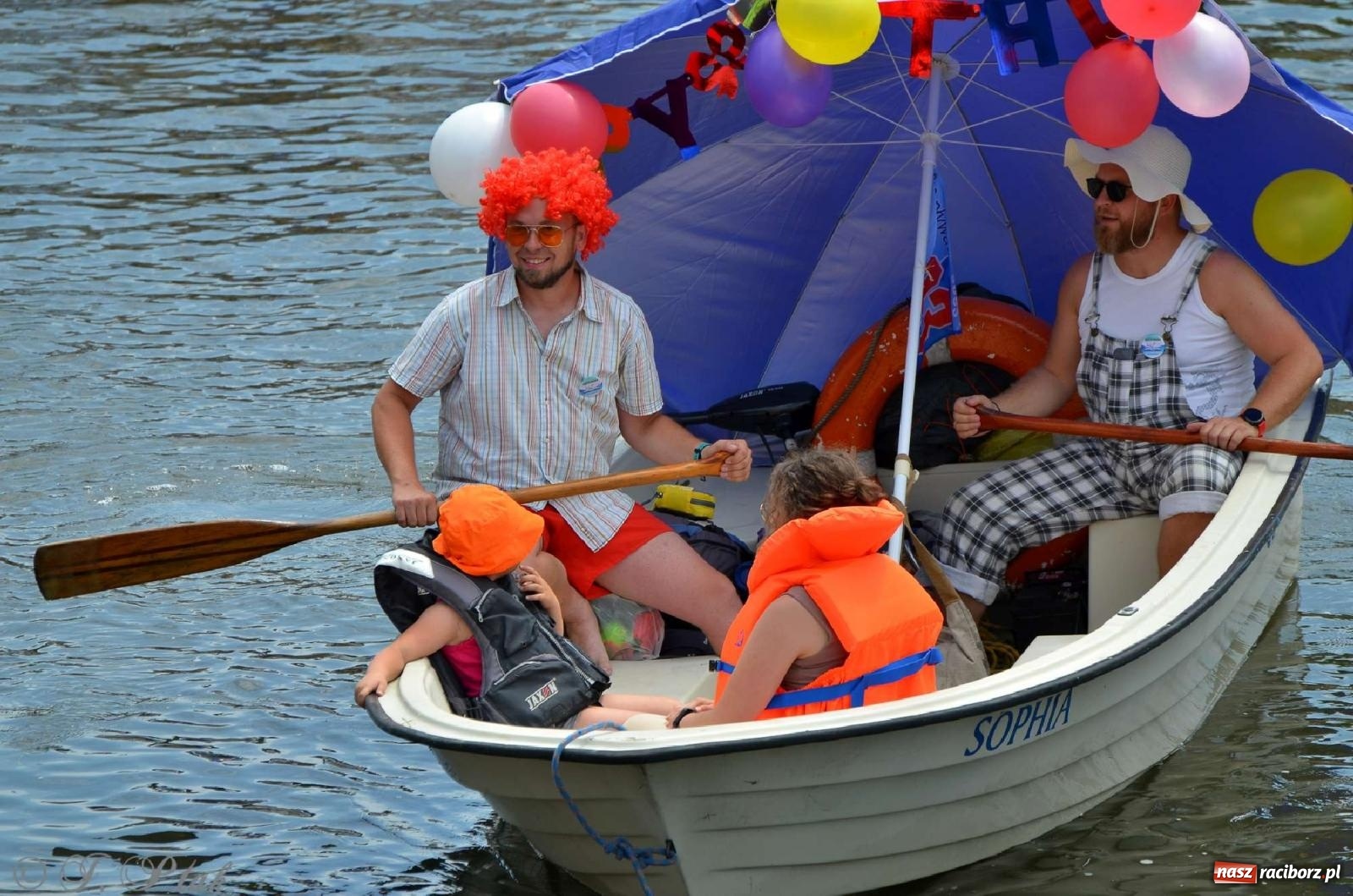 Zdjęcie w galerii na portalu naszraciborz.pl: Ponad trzydzieści pływadeł wypłynęło z Raciborza [FOTO i WIDEO] wiadomości z regionu