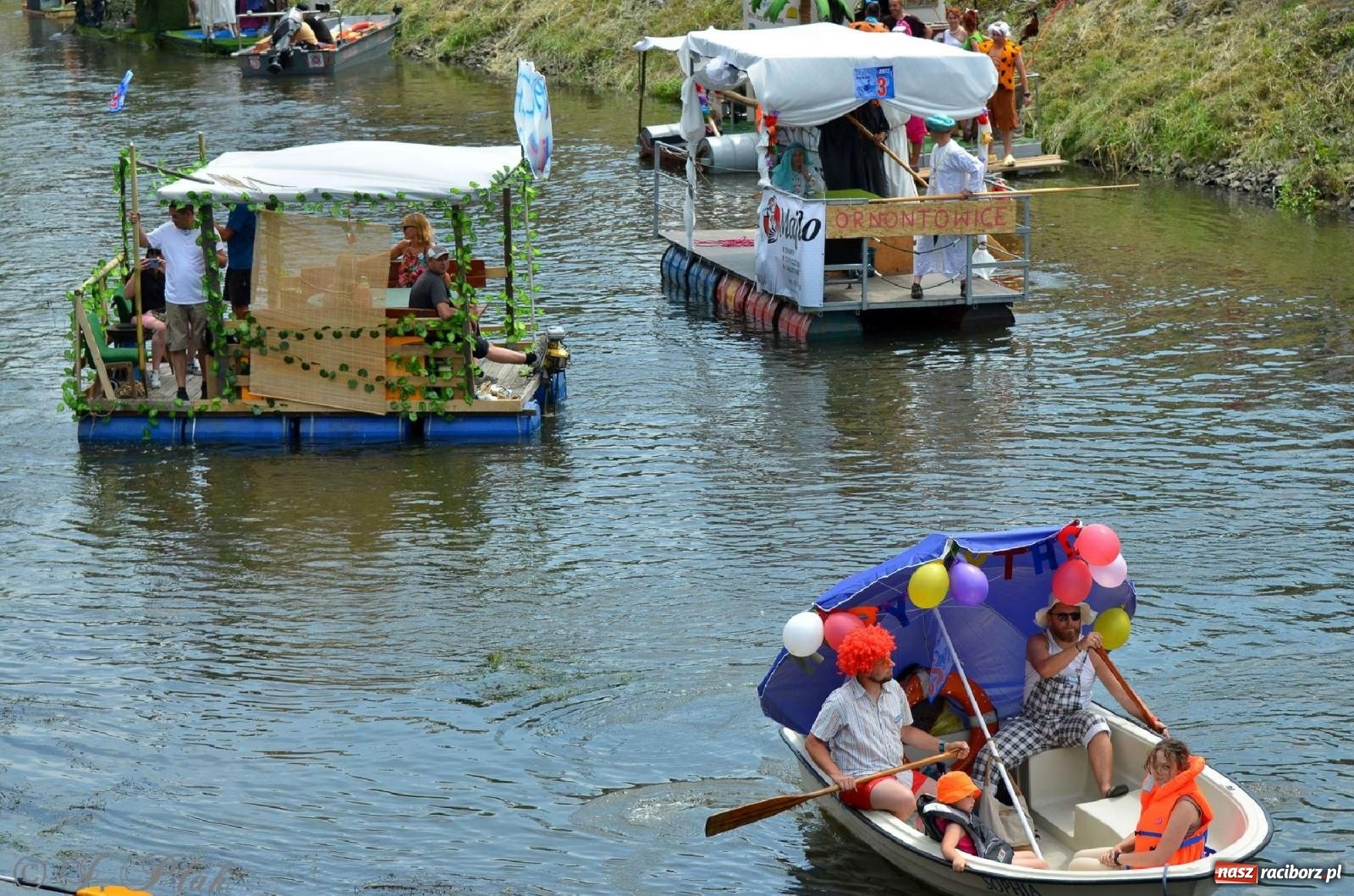 Zdjęcie w galerii na portalu naszraciborz.pl: Ponad trzydzieści pływadeł wypłynęło z Raciborza [FOTO i WIDEO] wiadomości z regionu