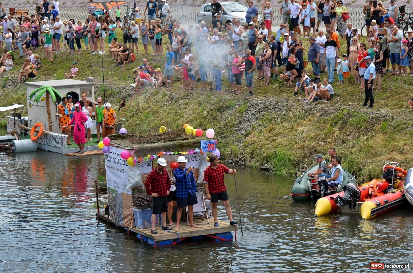 Zdjęcie w galerii na portalu naszraciborz.pl: Ponad trzydzieści pływadeł wypłynęło z Raciborza [FOTO i WIDEO] wiadomości z regionu