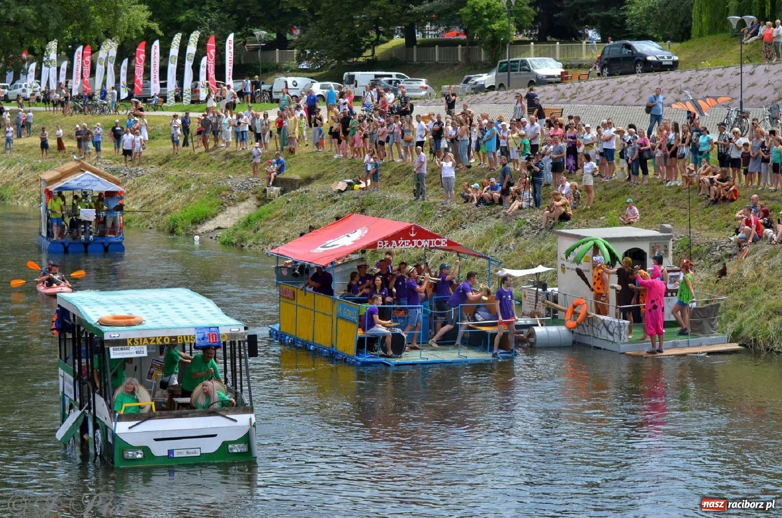 Zdjęcie w galerii na portalu naszraciborz.pl: Ponad trzydzieści pływadeł wypłynęło z Raciborza [FOTO i WIDEO] wiadomości z regionu