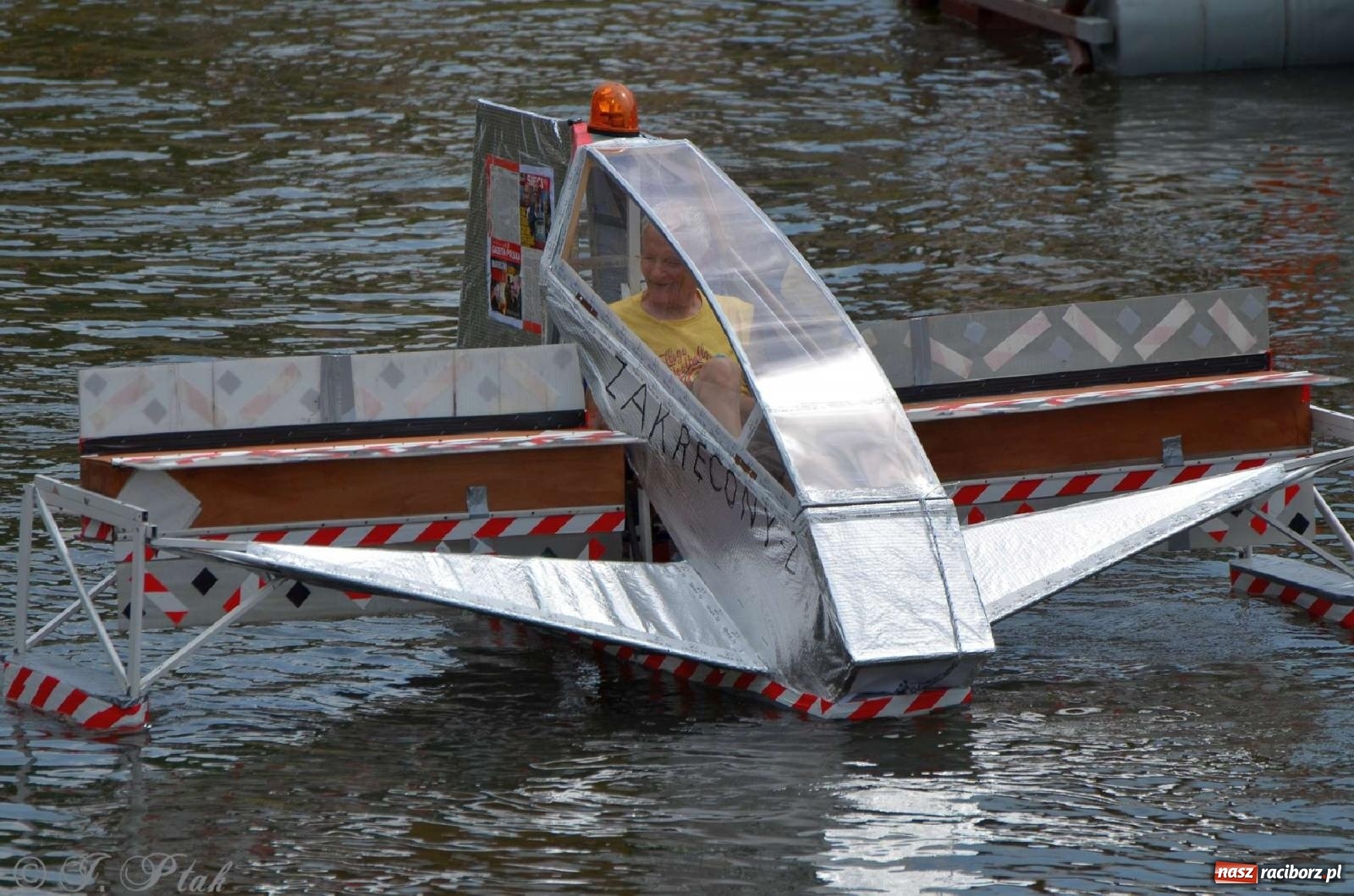 Zdjęcie w galerii na portalu naszraciborz.pl: Ponad trzydzieści pływadeł wypłynęło z Raciborza [FOTO i WIDEO] wiadomości z regionu
