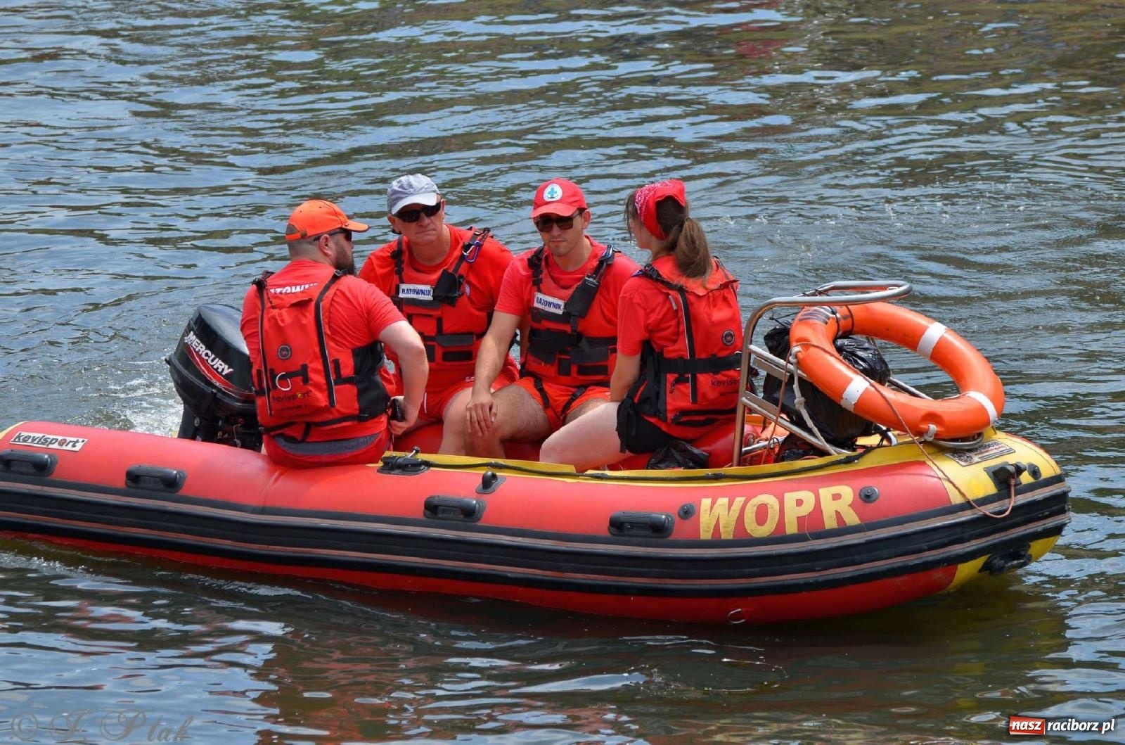 Zdjęcie w galerii na portalu naszraciborz.pl: Ponad trzydzieści pływadeł wypłynęło z Raciborza [FOTO i WIDEO] wiadomości z regionu