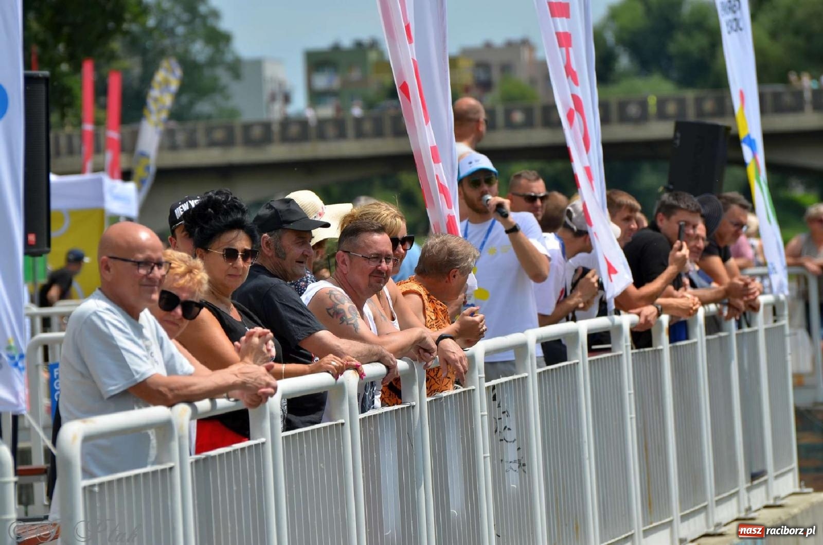 Zdjęcie w galerii na portalu naszraciborz.pl: Ponad trzydzieści pływadeł wypłynęło z Raciborza [FOTO i WIDEO] wiadomości z regionu