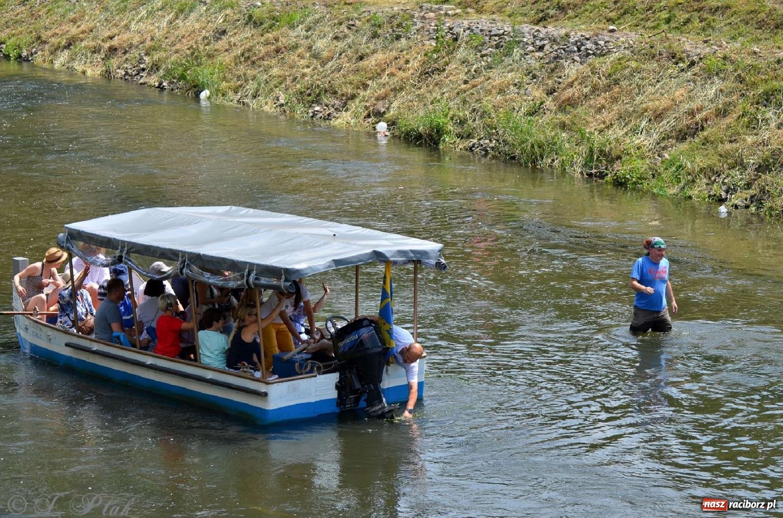 Zdjęcie w galerii na portalu naszraciborz.pl: Ponad trzydzieści pływadeł wypłynęło z Raciborza [FOTO i WIDEO] wiadomości z regionu