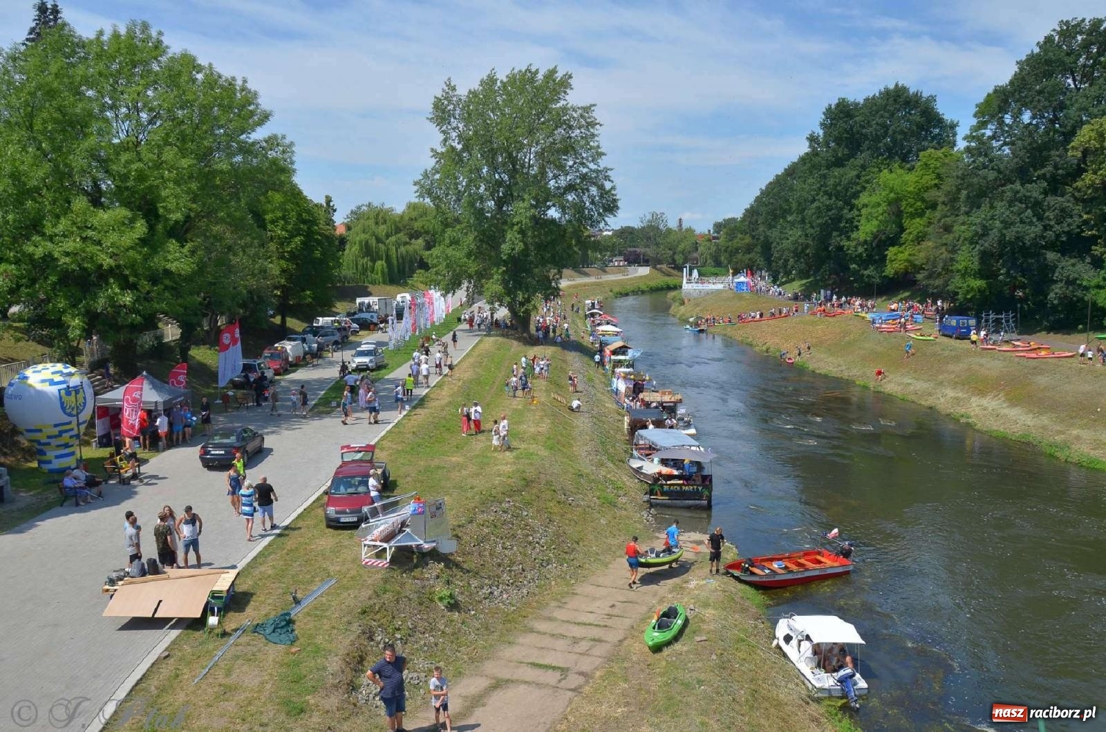 Zdjęcie w galerii na portalu naszraciborz.pl: Ponad trzydzieści pływadeł wypłynęło z Raciborza [FOTO i WIDEO] wiadomości z regionu