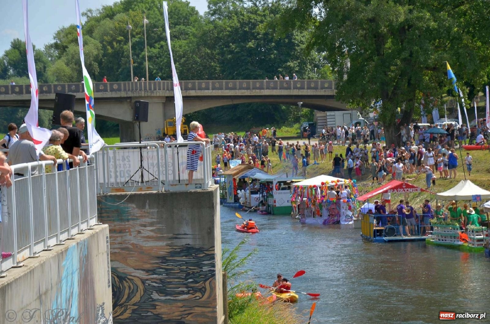 Zdjęcie w galerii na portalu naszraciborz.pl: Ponad trzydzieści pływadeł wypłynęło z Raciborza [FOTO i WIDEO] wiadomości z regionu