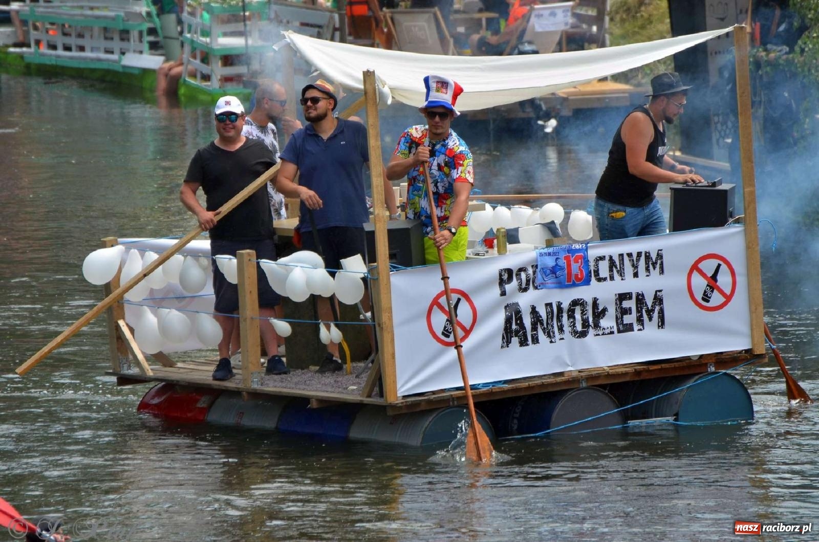 Zdjęcie w galerii na portalu naszraciborz.pl: Ponad trzydzieści pływadeł wypłynęło z Raciborza [FOTO i WIDEO] wiadomości z regionu