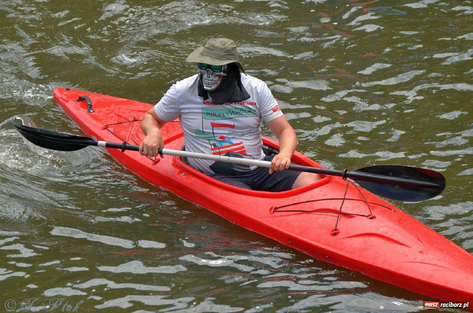 Zdjęcie w galerii na portalu naszraciborz.pl: Ponad trzydzieści pływadeł wypłynęło z Raciborza [FOTO i WIDEO] wiadomości z regionu