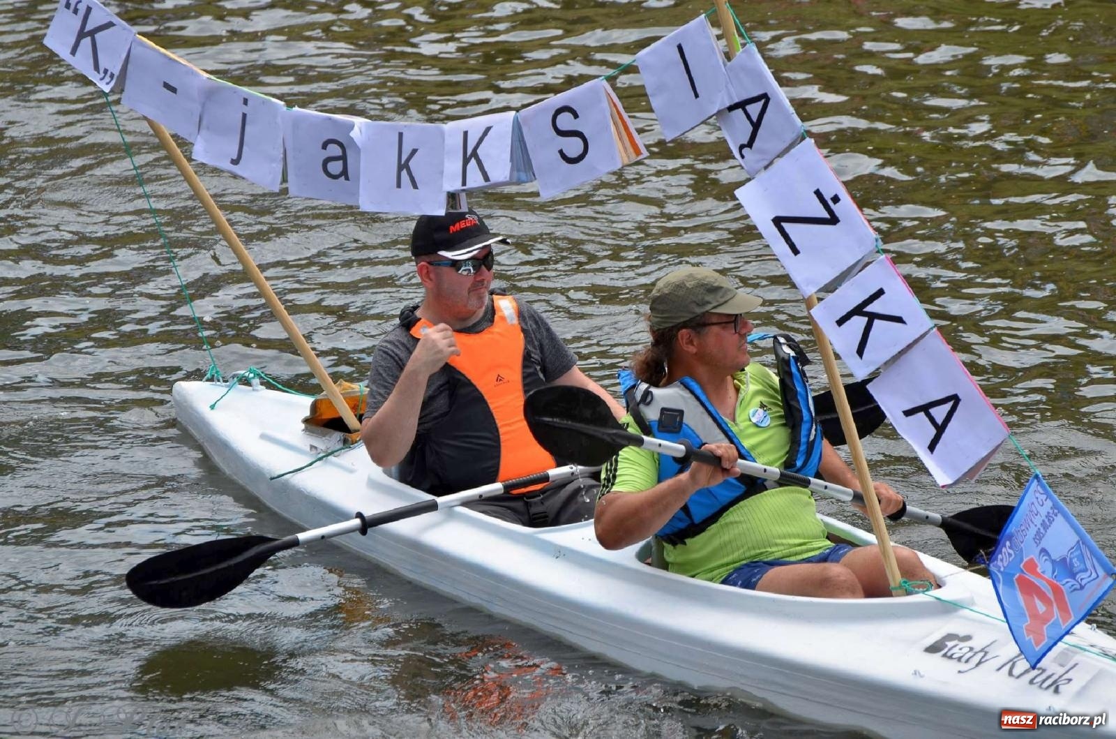 Zdjęcie w galerii na portalu naszraciborz.pl: Ponad trzydzieści pływadeł wypłynęło z Raciborza [FOTO i WIDEO] wiadomości z regionu