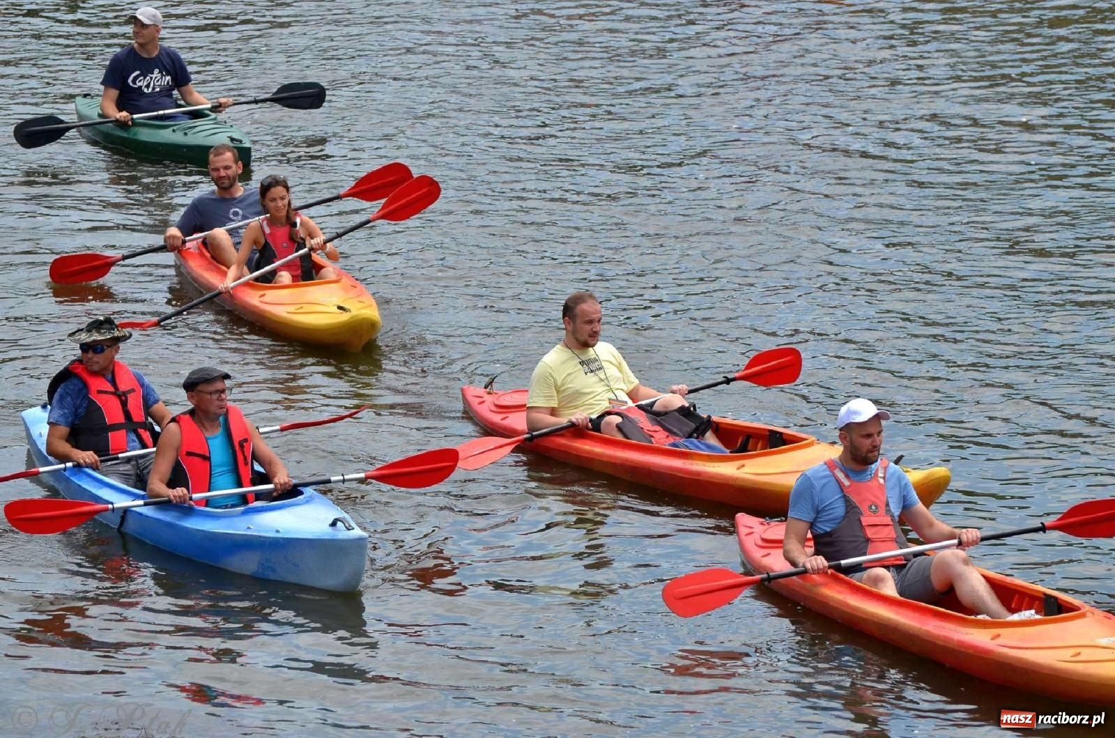 Zdjęcie w galerii na portalu naszraciborz.pl: Ponad trzydzieści pływadeł wypłynęło z Raciborza [FOTO i WIDEO] wiadomości z regionu