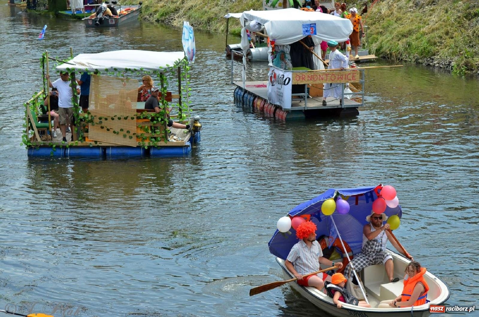 Zdjęcie w galerii na portalu naszraciborz.pl: Ponad trzydzieści pływadeł wypłynęło z Raciborza [FOTO i WIDEO] wiadomości z regionu