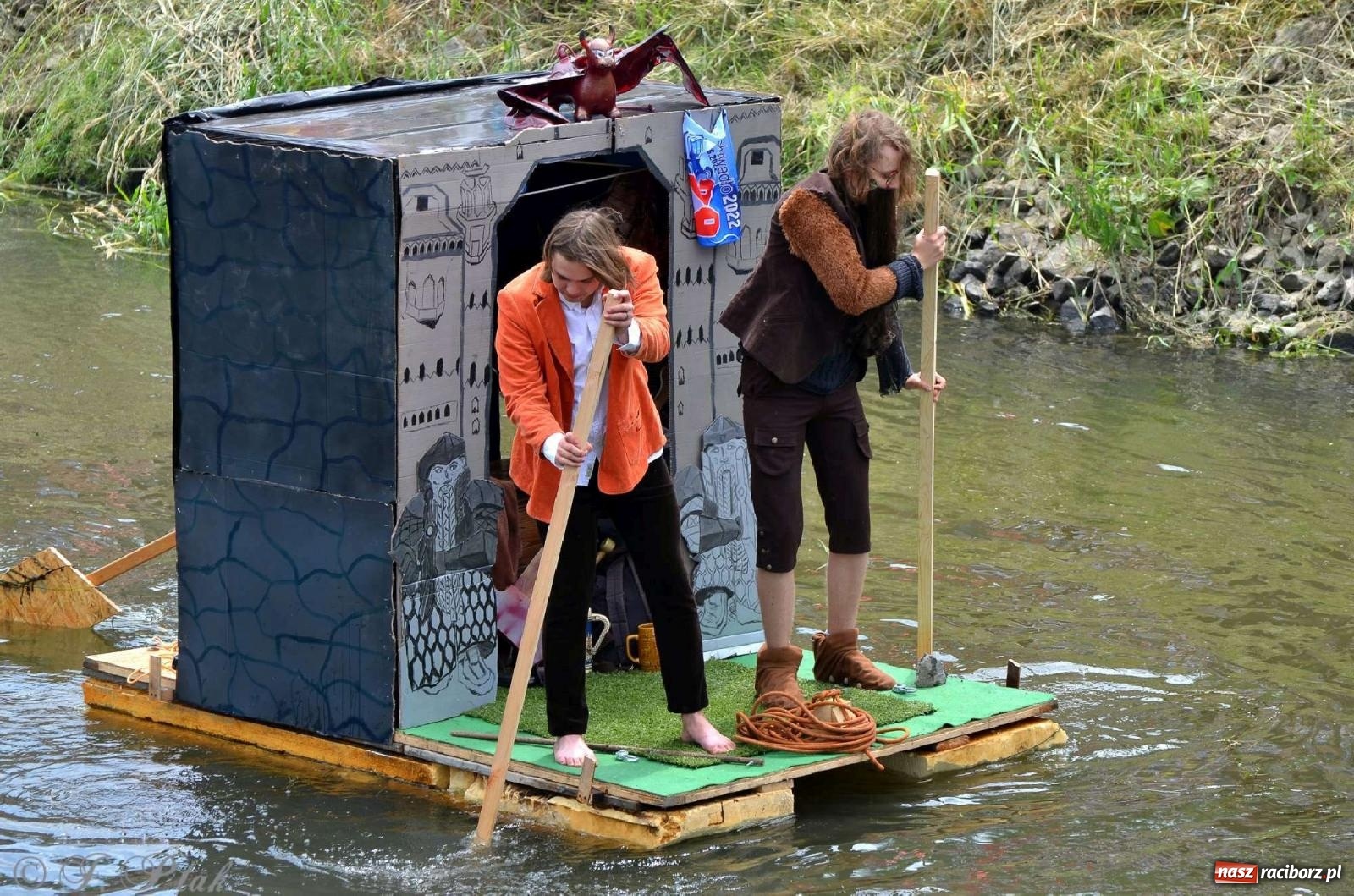Zdjęcie w galerii na portalu naszraciborz.pl: Ponad trzydzieści pływadeł wypłynęło z Raciborza [FOTO i WIDEO] wiadomości z regionu