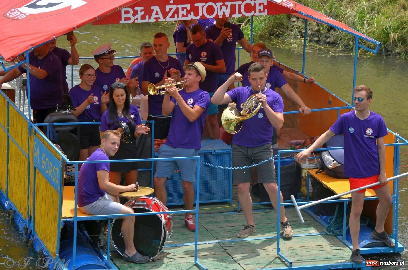 Zdjęcie w galerii na portalu naszraciborz.pl: Ponad trzydzieści pływadeł wypłynęło z Raciborza [FOTO i WIDEO] wiadomości z regionu