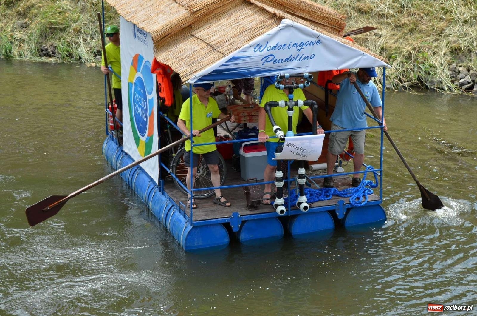 Zdjęcie w galerii na portalu naszraciborz.pl: Ponad trzydzieści pływadeł wypłynęło z Raciborza [FOTO i WIDEO] wiadomości z regionu
