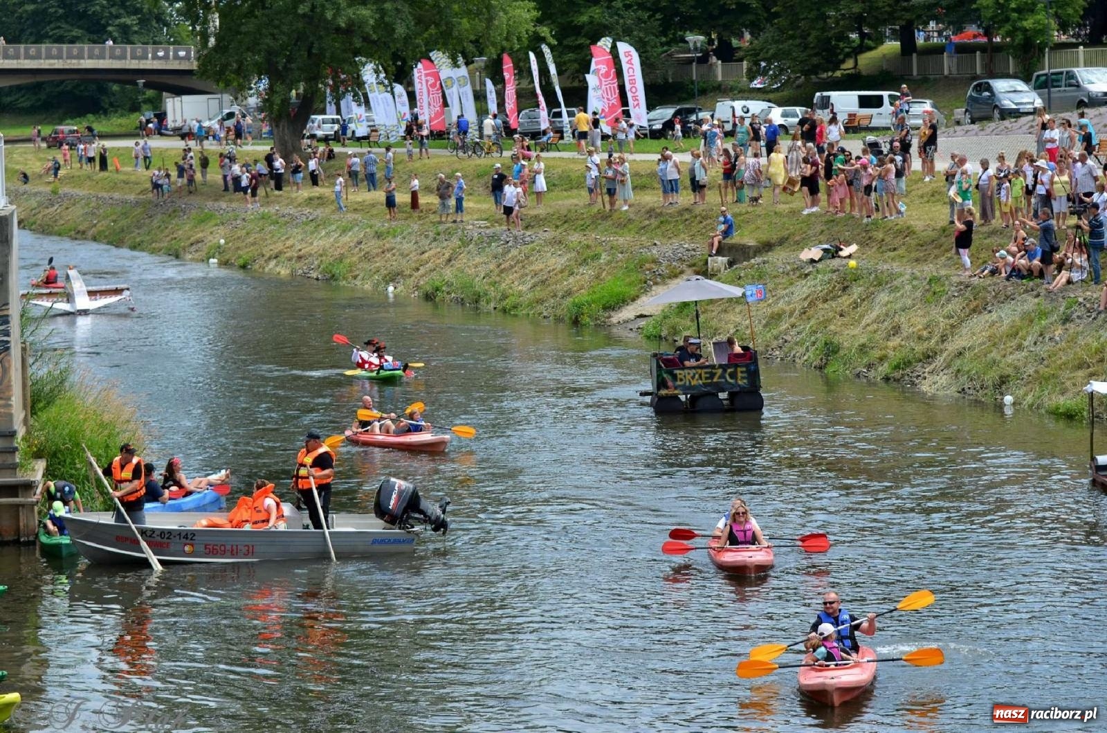 Zdjęcie w galerii na portalu naszraciborz.pl: Ponad trzydzieści pływadeł wypłynęło z Raciborza [FOTO i WIDEO] wiadomości z regionu