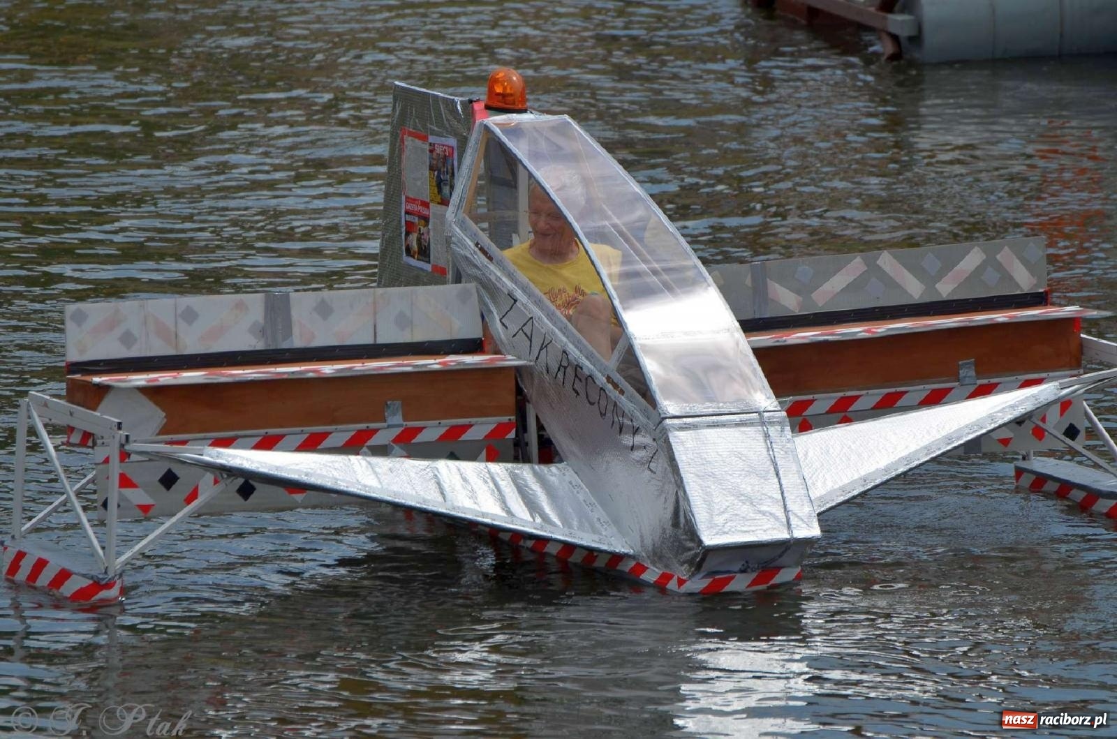 Zdjęcie w galerii na portalu naszraciborz.pl: Ponad trzydzieści pływadeł wypłynęło z Raciborza [FOTO i WIDEO] wiadomości z regionu