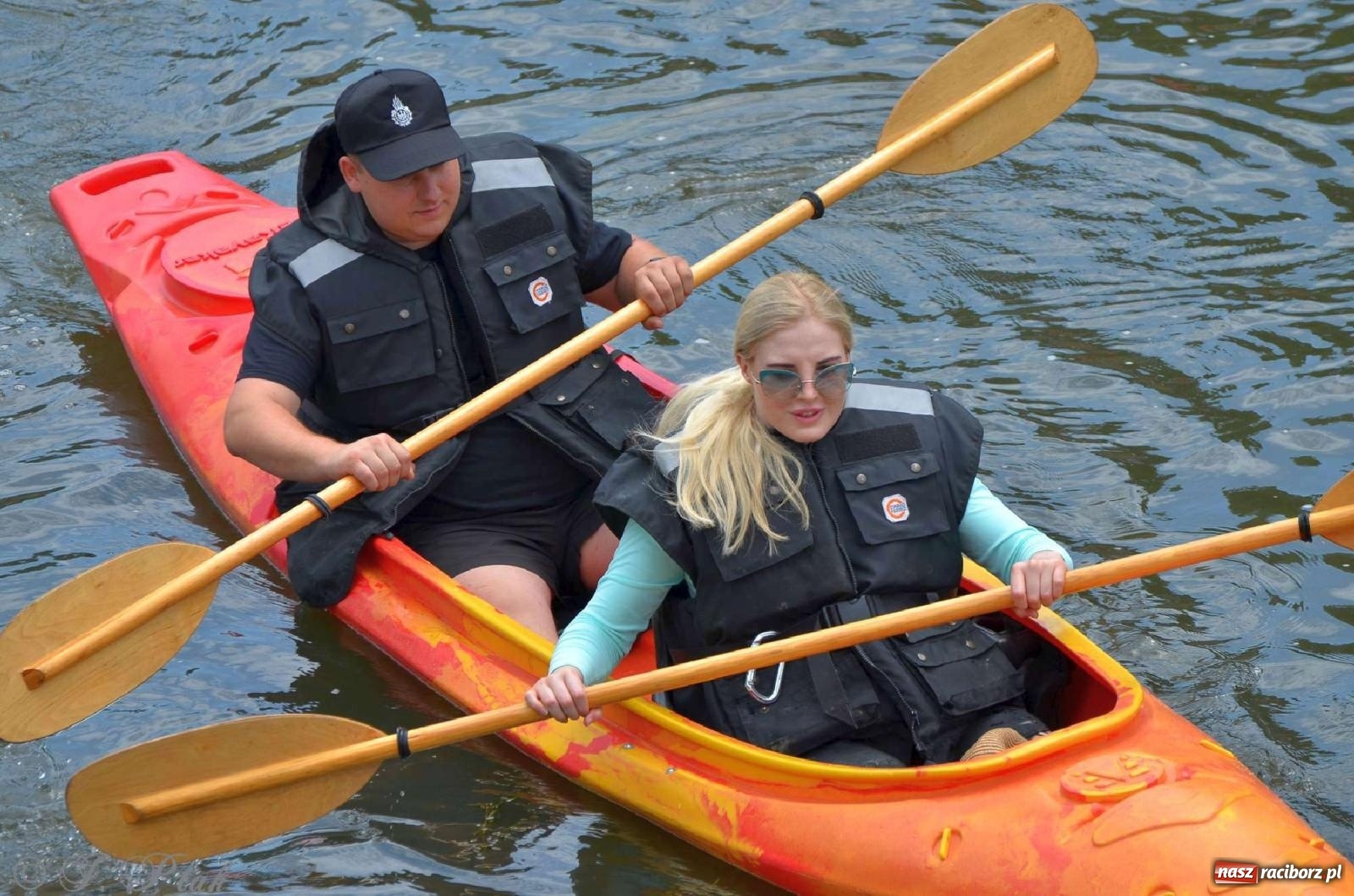 Zdjęcie w galerii na portalu naszraciborz.pl: Ponad trzydzieści pływadeł wypłynęło z Raciborza [FOTO i WIDEO] wiadomości z regionu