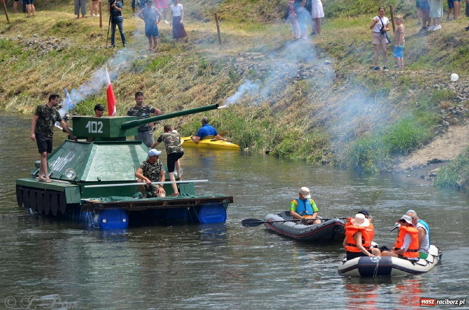 Zdjęcie w galerii na portalu naszraciborz.pl: Ponad trzydzieści pływadeł wypłynęło z Raciborza [FOTO i WIDEO] wiadomości z regionu