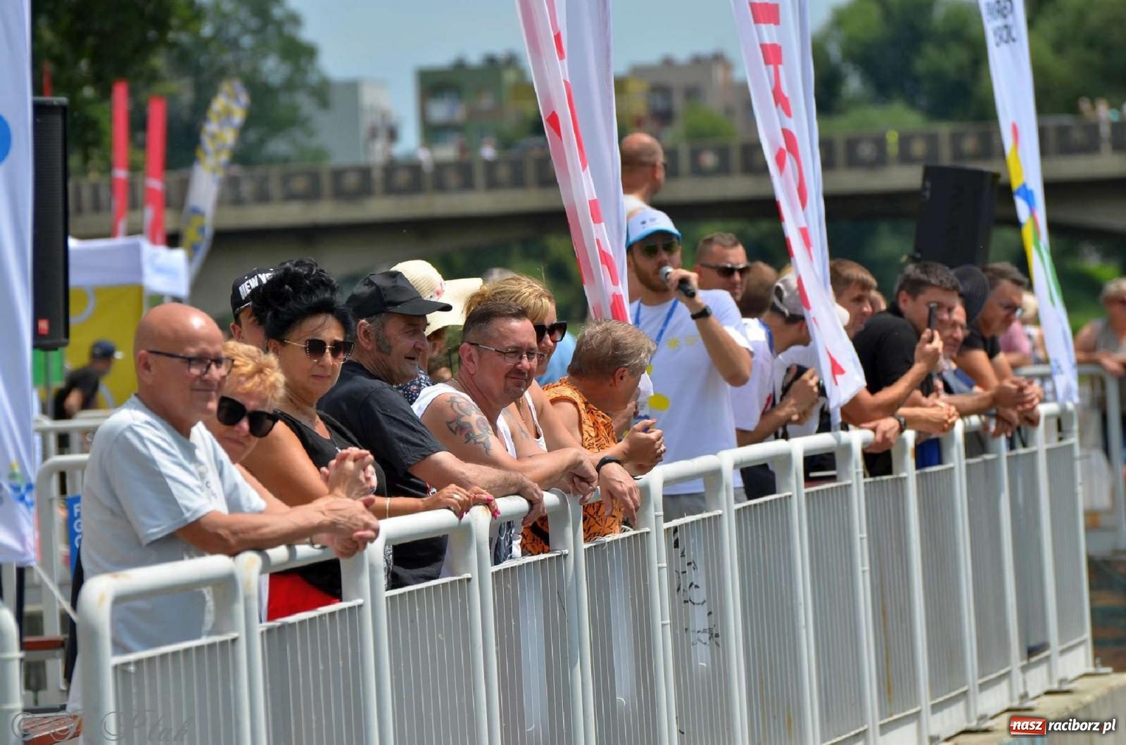 Zdjęcie w galerii na portalu naszraciborz.pl: Ponad trzydzieści pływadeł wypłynęło z Raciborza [FOTO i WIDEO] wiadomości z regionu