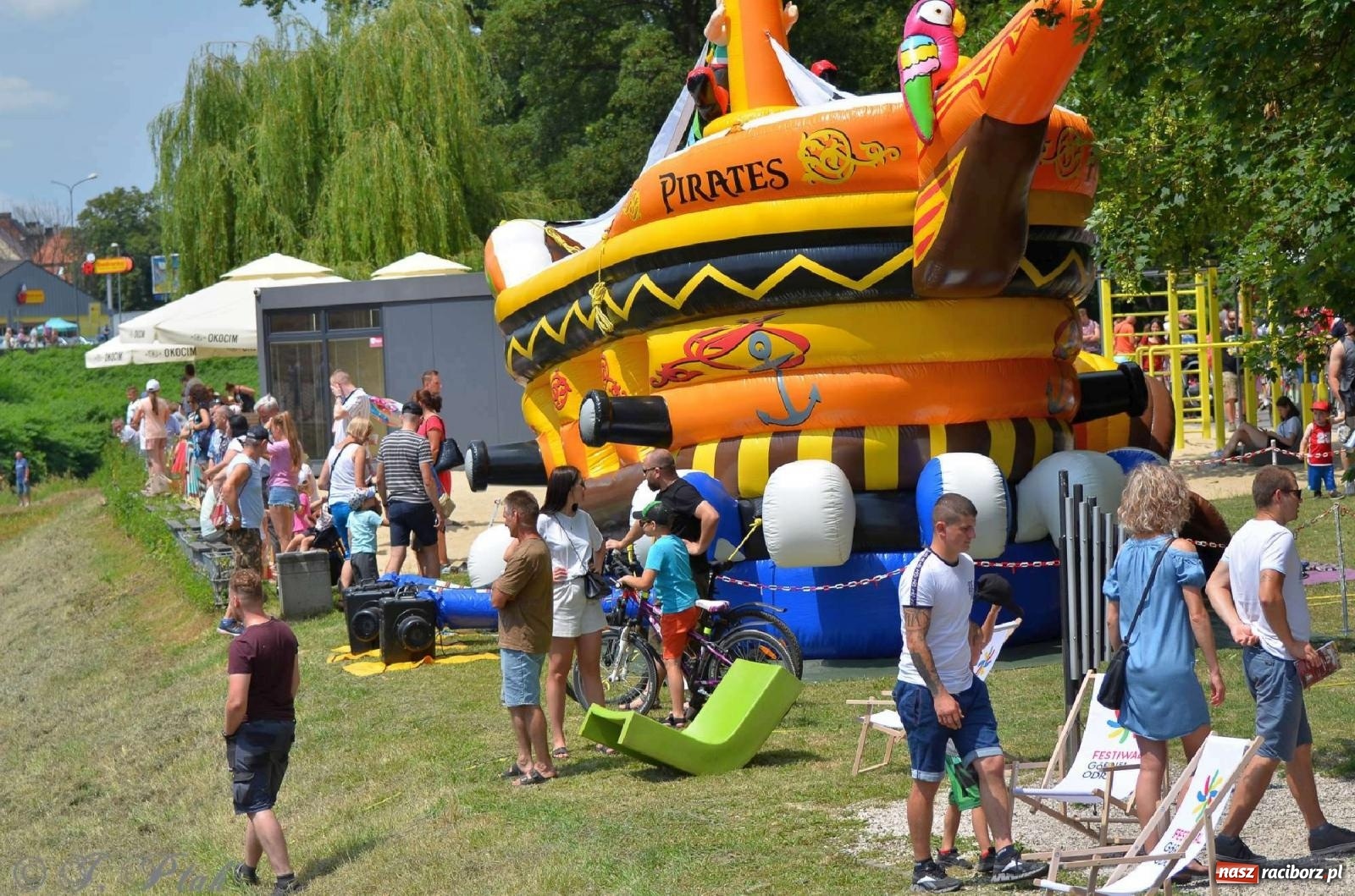 Zdjęcie w galerii na portalu naszraciborz.pl: Ponad trzydzieści pływadeł wypłynęło z Raciborza [FOTO i WIDEO] wiadomości z regionu