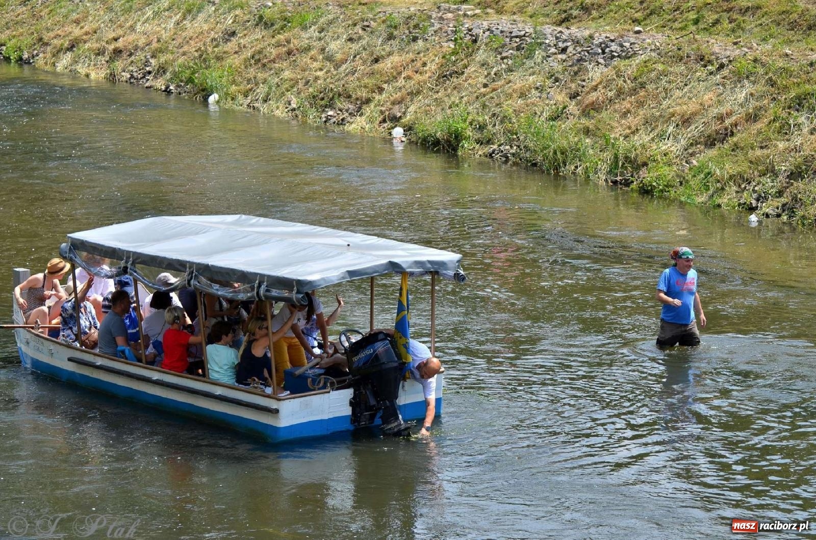 Zdjęcie w galerii na portalu naszraciborz.pl: Ponad trzydzieści pływadeł wypłynęło z Raciborza [FOTO i WIDEO] wiadomości z regionu