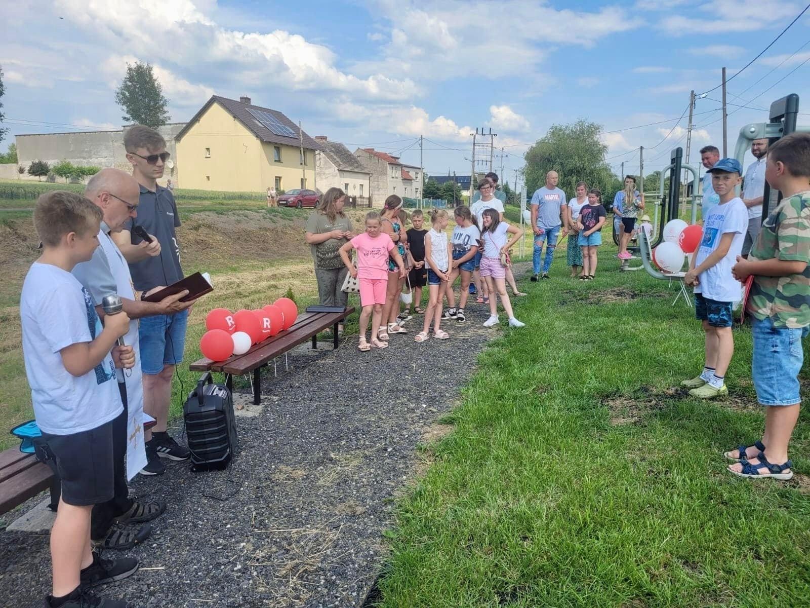 Zdjęcie w galerii na portalu naszraciborz.pl: Z zarośniętego wąwozu powstała Wesoła Dolina z siłownią wiadomości z regionu