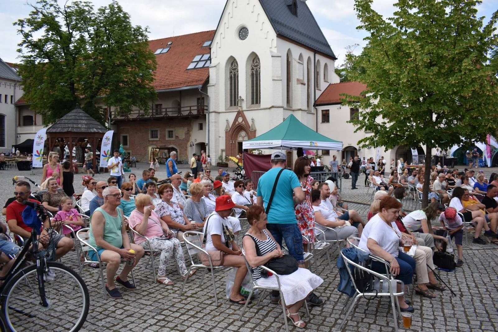 Zdjęcie w galerii na portalu naszraciborz.pl: AHOJ ZAŁOGO - Festiwal Górnej Odry na Zamku Piastowskim [FOTO] wiadomości z regionu