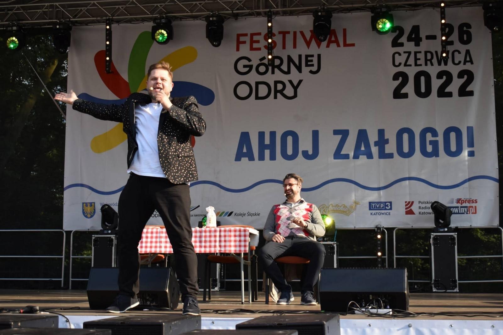 Zdjęcie w galerii na portalu naszraciborz.pl: AHOJ ZAŁOGO - Festiwal Górnej Odry na Zamku Piastowskim [FOTO] wiadomości z regionu