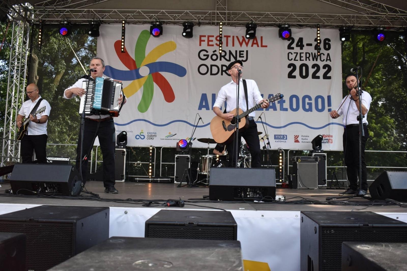 Zdjęcie w galerii na portalu naszraciborz.pl: AHOJ ZAŁOGO - Festiwal Górnej Odry na Zamku Piastowskim [FOTO] wiadomości z regionu