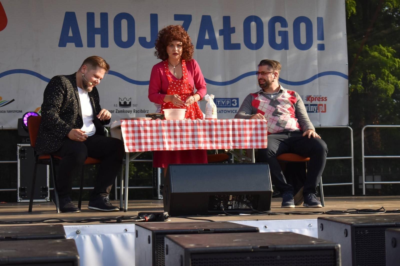 Zdjęcie w galerii na portalu naszraciborz.pl: AHOJ ZAŁOGO - Festiwal Górnej Odry na Zamku Piastowskim [FOTO] wiadomości z regionu