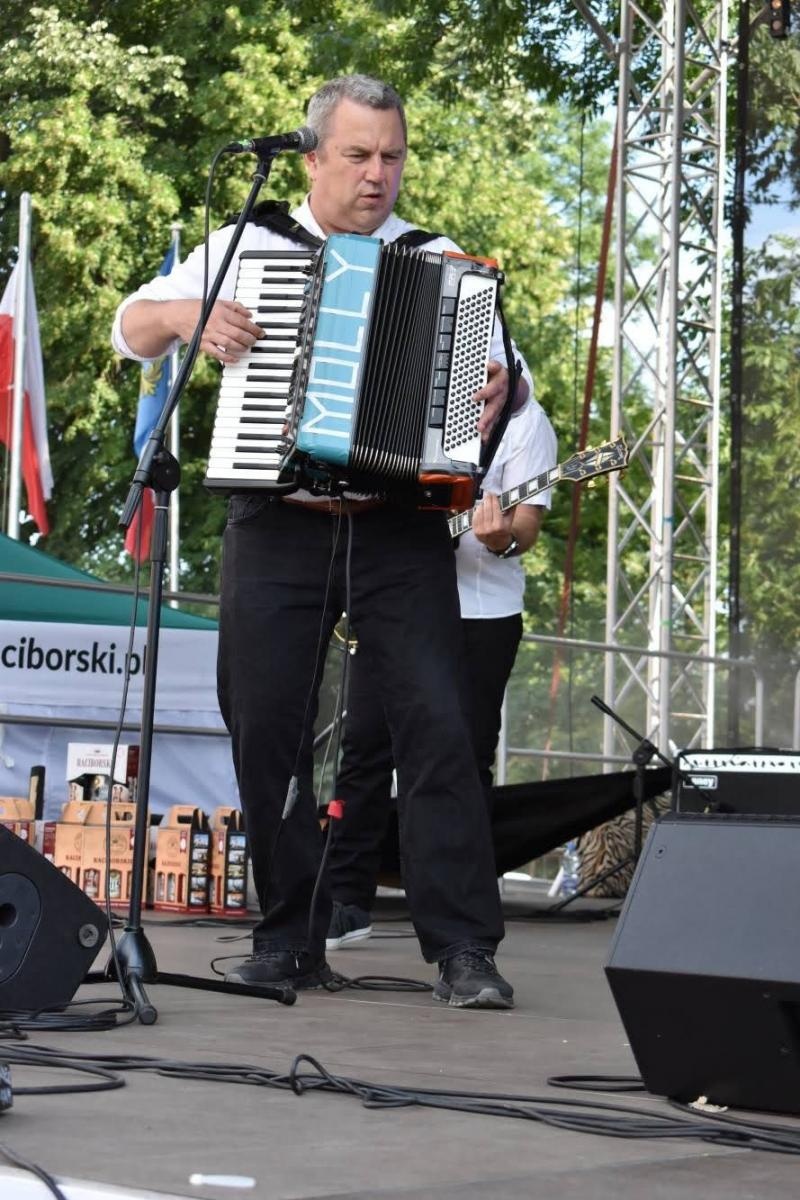 Zdjęcie w galerii na portalu naszraciborz.pl: AHOJ ZAŁOGO - Festiwal Górnej Odry na Zamku Piastowskim [FOTO] wiadomości z regionu