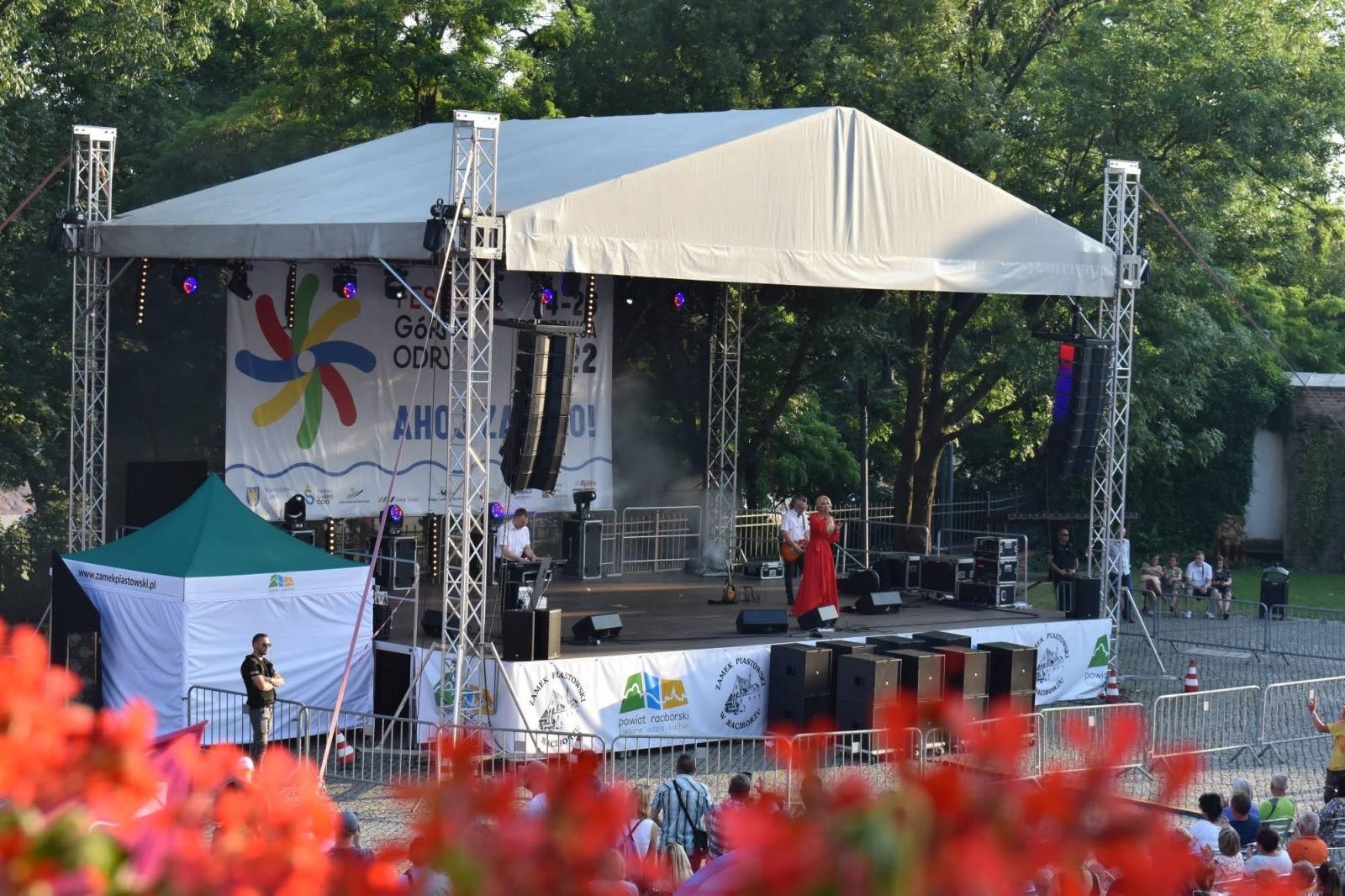 Zdjęcie w galerii na portalu naszraciborz.pl: AHOJ ZAŁOGO - Festiwal Górnej Odry na Zamku Piastowskim [FOTO] wiadomości z regionu