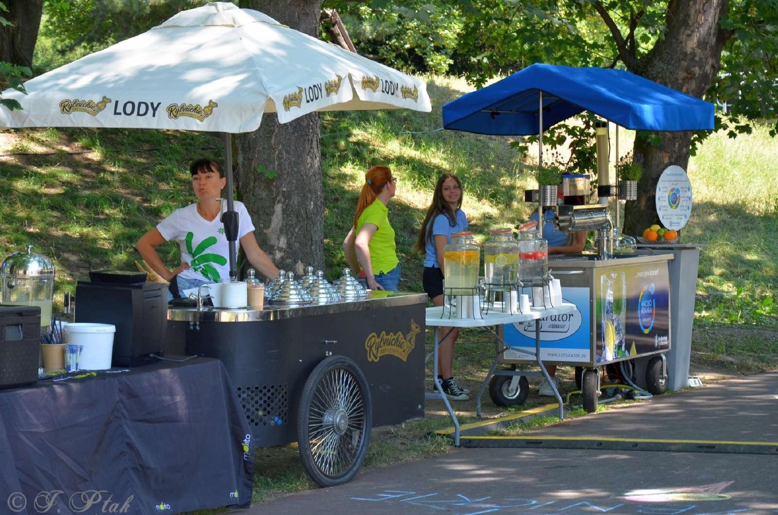 Zdjęcie w galerii na portalu naszraciborz.pl: Raciborzanka dla ochłody i basenik na plaży - niedziela na bulwarach wiadomości z regionu