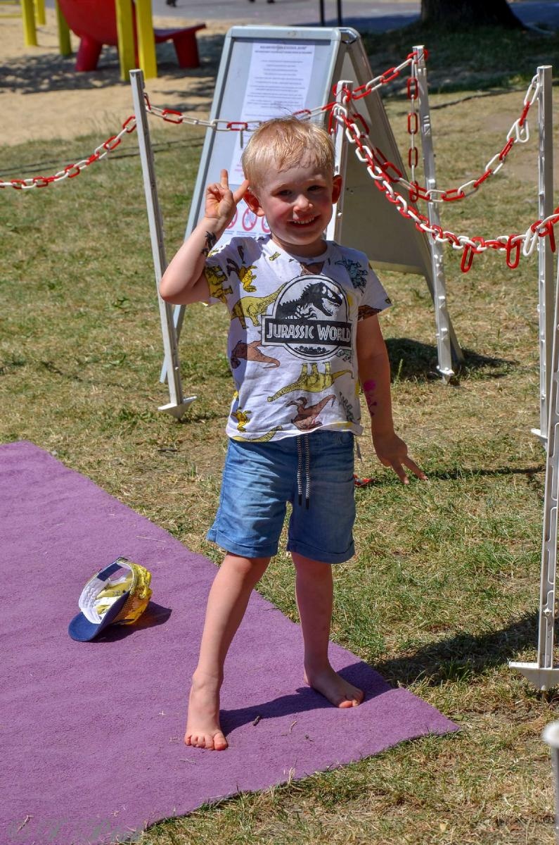 Zdjęcie w galerii na portalu naszraciborz.pl: Raciborzanka dla ochłody i basenik na plaży - niedziela na bulwarach wiadomości z regionu