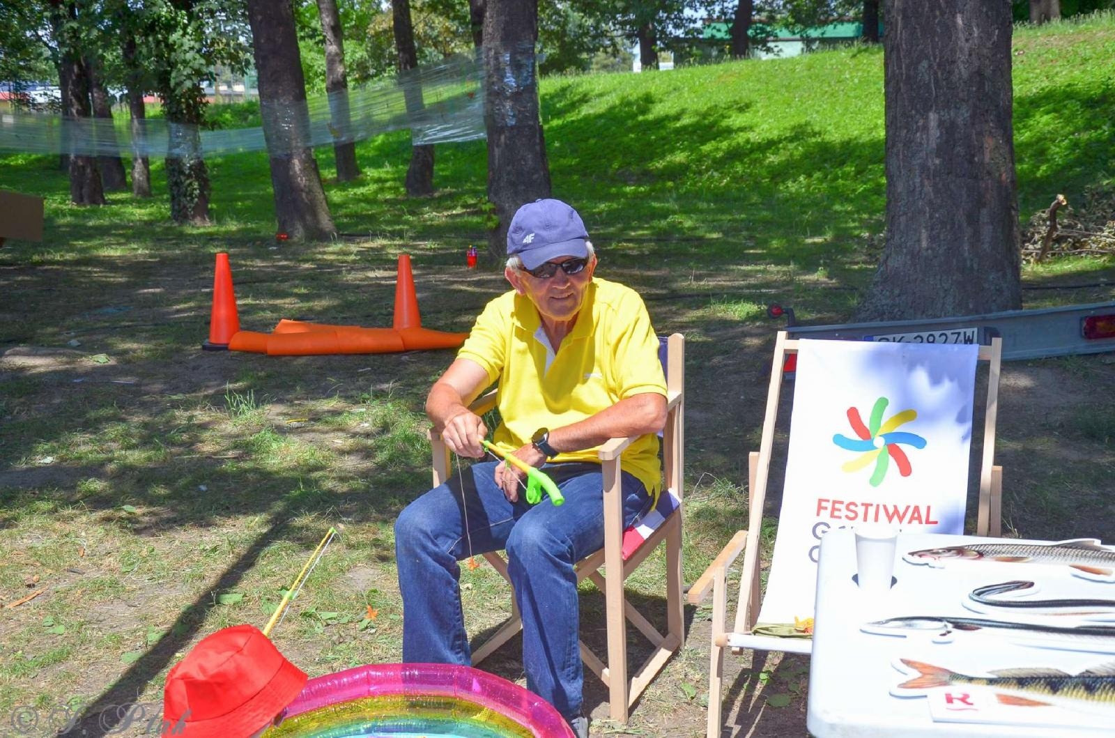 Zdjęcie w galerii na portalu naszraciborz.pl: Raciborzanka dla ochłody i basenik na plaży - niedziela na bulwarach wiadomości z regionu
