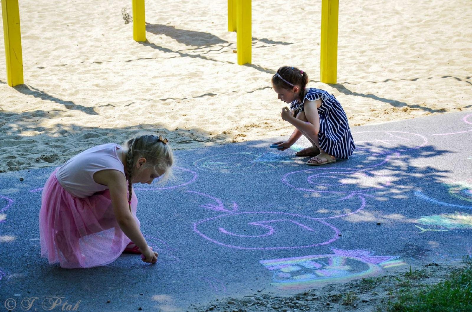 Zdjęcie w galerii na portalu naszraciborz.pl: Raciborzanka dla ochłody i basenik na plaży - niedziela na bulwarach wiadomości z regionu