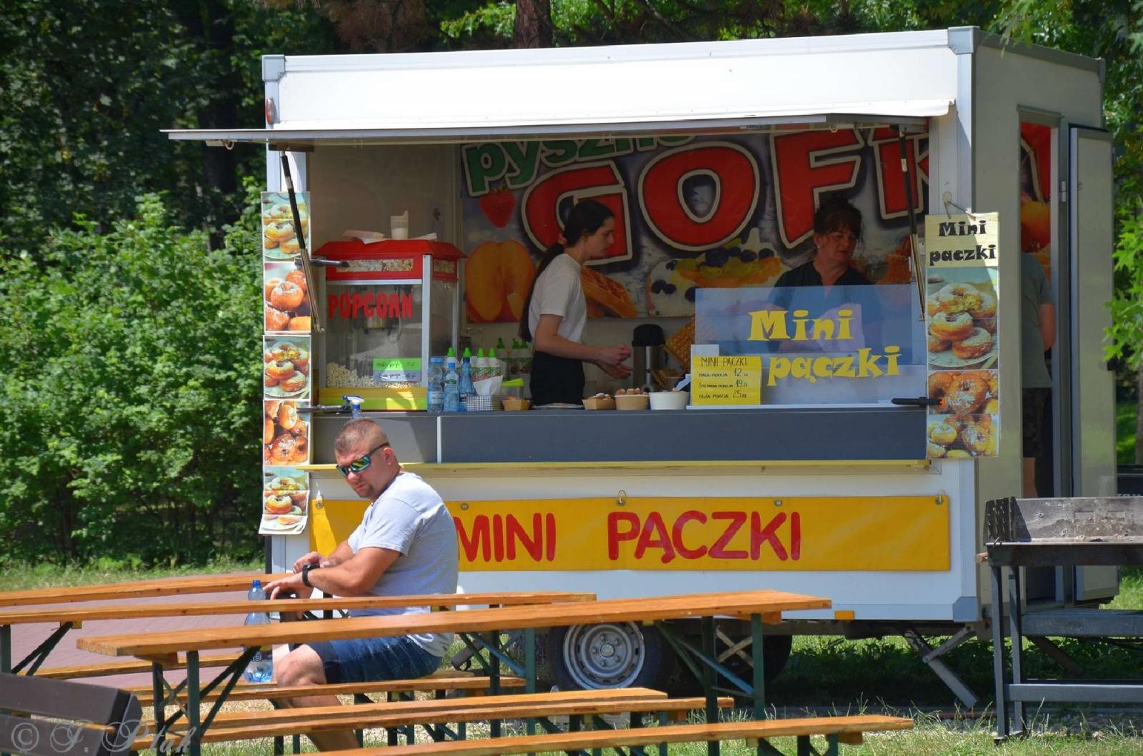 Zdjęcie w galerii na portalu naszraciborz.pl: Raciborzanka dla ochłody i basenik na plaży - niedziela na bulwarach wiadomości z regionu