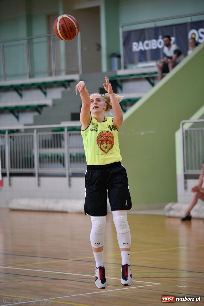 Zdjęcie w galerii na portalu naszraciborz.pl: Rywalizacja z miłości do dyscypliny. Liga Koszykówki Kobiet w Raciborzu [FOTO] wiadomości z regionu