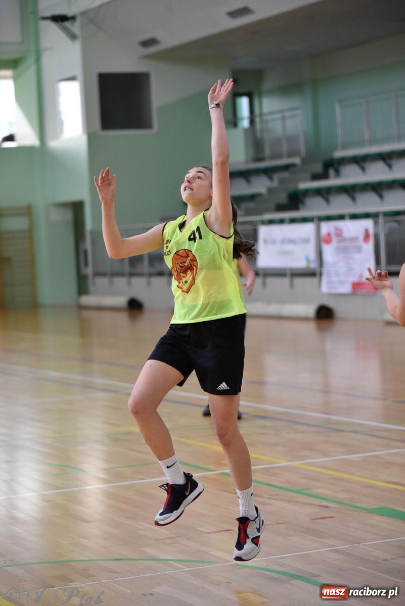 Zdjęcie w galerii na portalu naszraciborz.pl: Rywalizacja z miłości do dyscypliny. Liga Koszykówki Kobiet w Raciborzu [FOTO] wiadomości z regionu