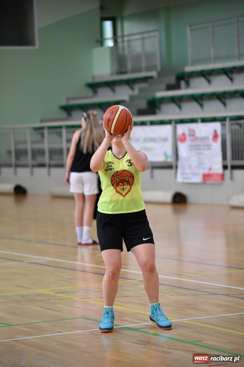 Zdjęcie w galerii na portalu naszraciborz.pl: Rywalizacja z miłości do dyscypliny. Liga Koszykówki Kobiet w Raciborzu [FOTO] wiadomości z regionu